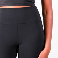 Form Flared Legging - Black